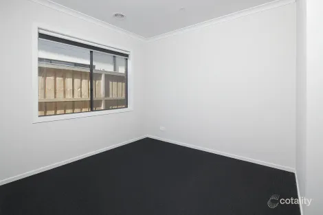 Property photo of 10 Cilroy Crescent Cranbourne South VIC 3977