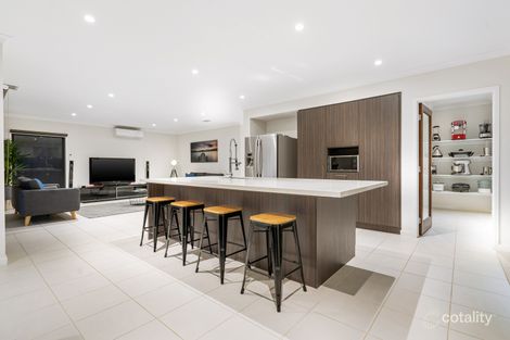 Property photo of 29 Mandalay Parade Fraser Rise VIC 3336