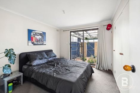 Property photo of 10 Ealing Avenue Wendouree VIC 3355