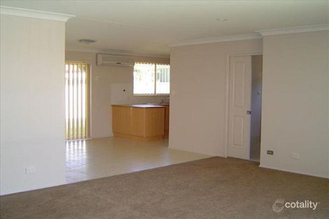 Property photo of 1 Minnamurra Crescent Hillvue NSW 2340