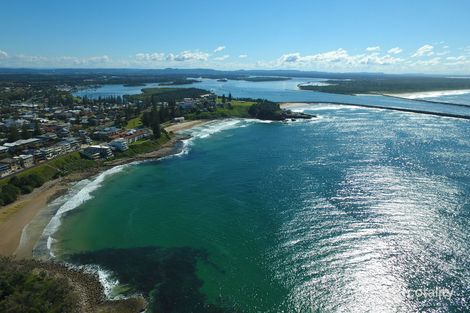 Property photo of 2/6 Ocean Street Yamba NSW 2464