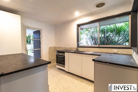 Property photo of 25 Vatakoula Parade Mermaid Waters QLD 4218