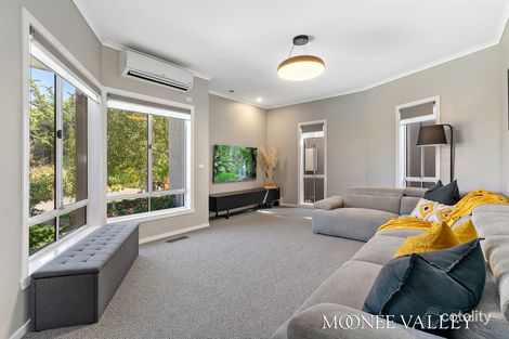 Property photo of 7 Downland Square Avondale Heights VIC 3034