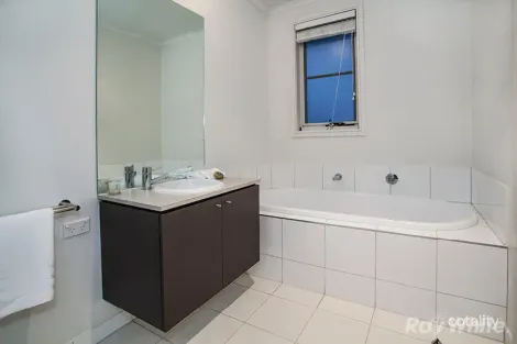 Property photo of 2 Malone Grove Mulgrave VIC 3170