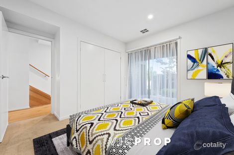 Property photo of 10 Broadside Walk Point Cook VIC 3030