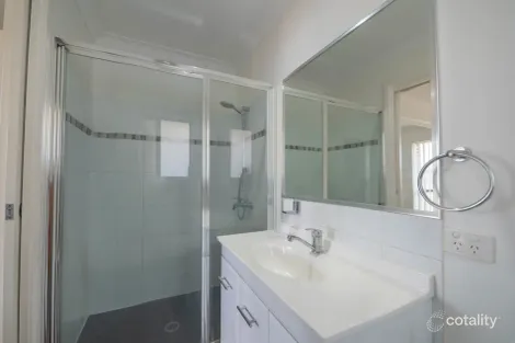 Property photo of 8 Rex Aubrey Place Parkes NSW 2870