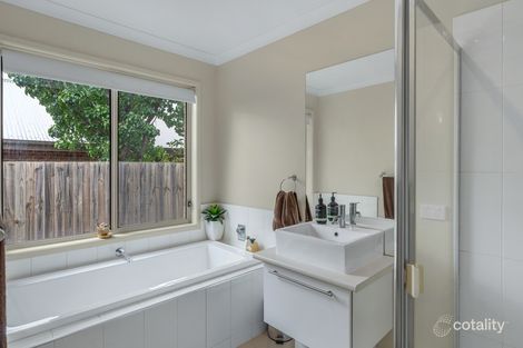 Property photo of 8 Simmons Drive Bacchus Marsh VIC 3340