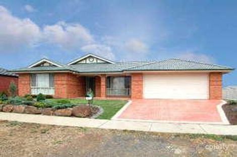 7 Cobblestone Grn, Caroline Springs, VIC 3023