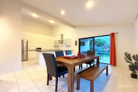 Property photo of 18 Lillydale Place Calamvale QLD 4116