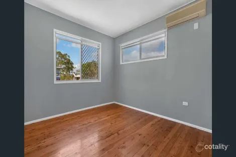 Property photo of 51 Wattle Street New Auckland QLD 4680