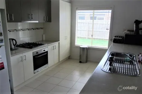 Property photo of 20 Harmon Drive Drouin VIC 3818