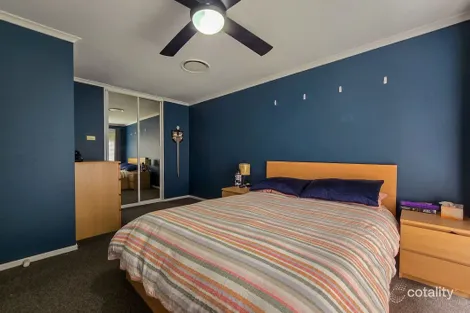 Property photo of 34 Crommelin Crescent St Helens Park NSW 2560