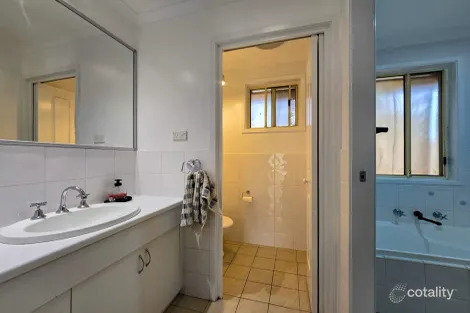 Property photo of 34 Crommelin Crescent St Helens Park NSW 2560
