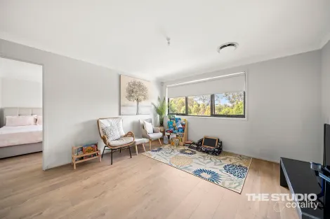 Property photo of 39 Cocoparra Circuit North Kellyville NSW 2155