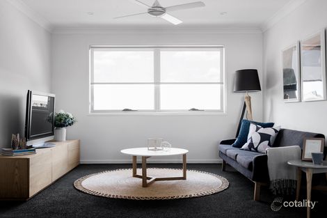 Property photo of 84 Englefield Road Oxley QLD 4075