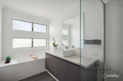 Property photo of 14 Flindell Way Piara Waters WA 6112