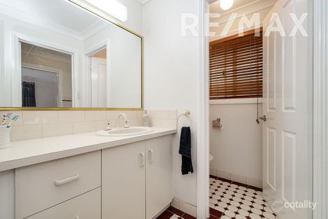 Property photo of 26 Kimba Drive Glenfield Park NSW 2650