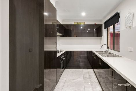 Property photo of 25 Chelsworth Loop Craigieburn VIC 3064