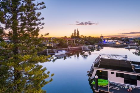 Property photo of 17 Queen Guineveres Place Paradise Point QLD 4216