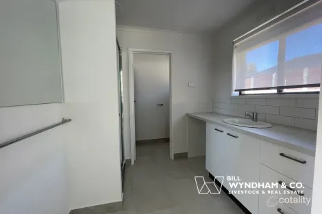 Property photo of 1/27 School Road Eagle Point VIC 3878