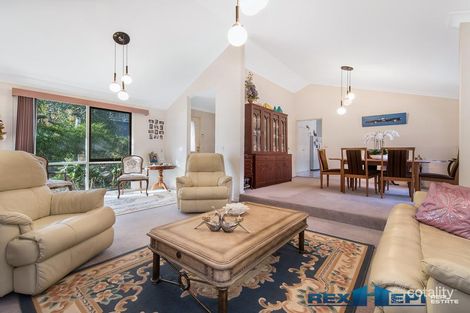 Property photo of 10 Reema Boulevard Endeavour Hills VIC 3802