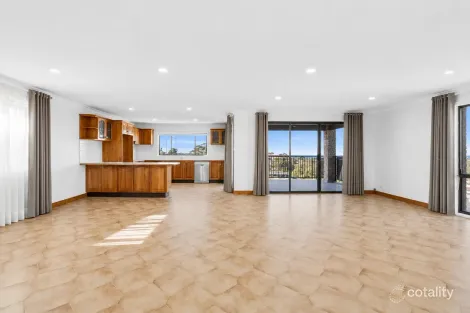 Property photo of 37 Pine Avenue Narraweena NSW 2099