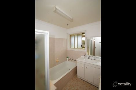 Property photo of 46 Karoom Drive Glenfield Park NSW 2650