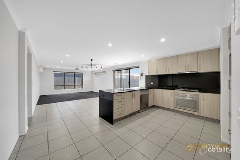Property photo of 86 Kinglake Drive Manor Lakes VIC 3024