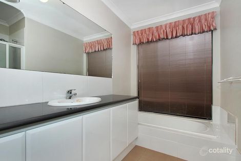Property photo of 12 Turtle Point Cove Jandakot WA 6164