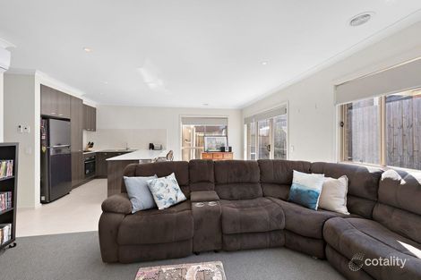 Property photo of 4 Mercury Court Carrum Downs VIC 3201