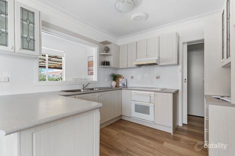 Property photo of 12 Stradbroke Drive St Albans VIC 3021