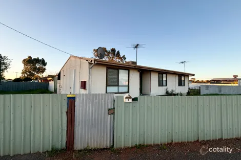 Property photo of 1 Watts Close Boulder WA 6432