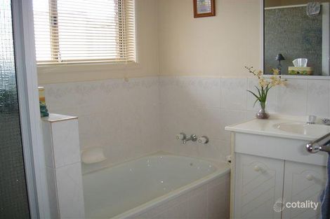 Property photo of 3 Silver Gum Court Glenvale QLD 4350