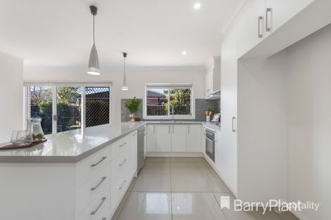 Property photo of 3 Hakea Place Brookfield VIC 3338