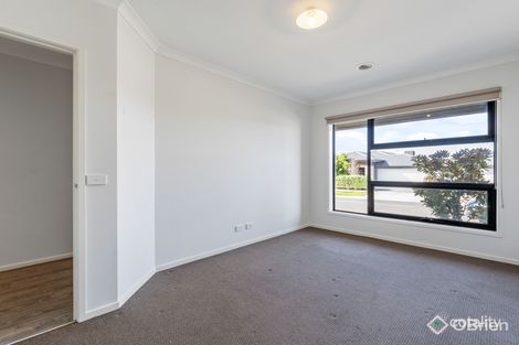 7 Rothschild Ave, Clyde, VIC 3978