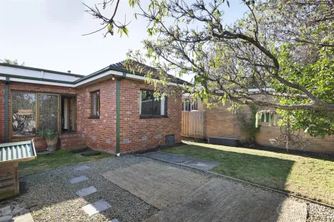 Property photo of 584 Centre Road Bentleigh VIC 3204