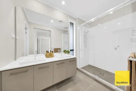 Property photo of 24 Brabourne Street Mickleham VIC 3064