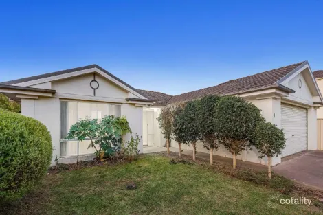 4 Dalkeith Dr, Point Cook, VIC 3030