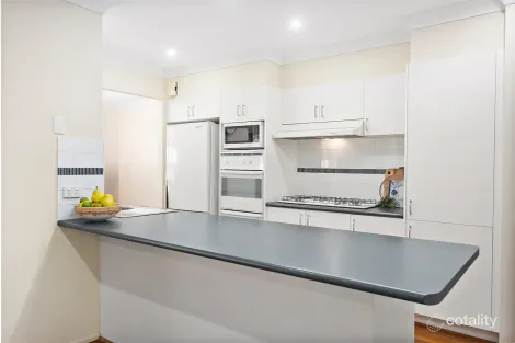 Property photo of 31 Lucas Drive Horsley NSW 2530