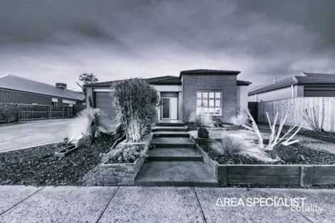 Property photo of 30 Winneke Way Pakenham VIC 3810