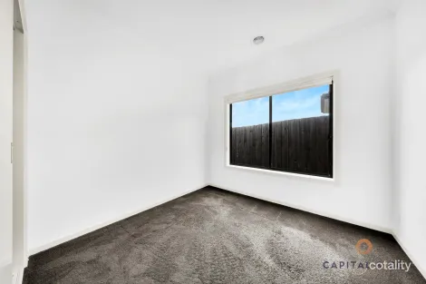 Property photo of 24 Turmeric Avenue Mickleham VIC 3064