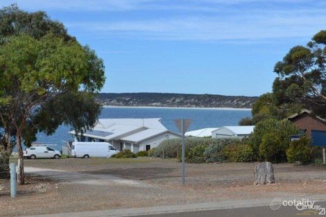 19 Hawthorn Ave, Emu Bay, SA 5223