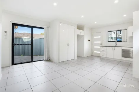 Property photo of 2 Flack Close Edensor Park NSW 2176