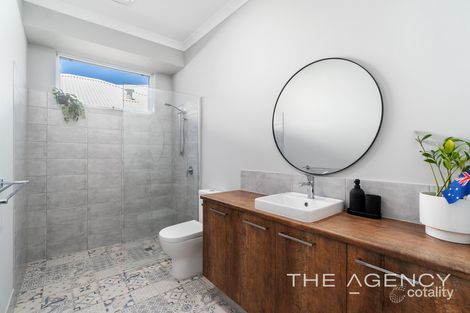 Property photo of 11 Vitrinella Avenue Jindalee WA 6036