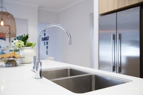 24 Macnaughton Cres, Kinross, WA 6028