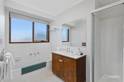 Property photo of 22 Balmain Drive Berwick VIC 3806