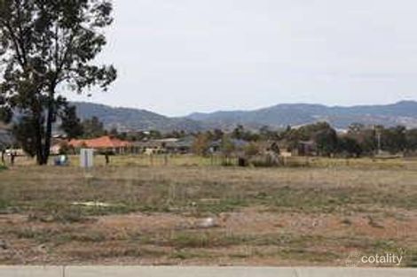 Property photo of 3 The Heights Hillvue NSW 2340