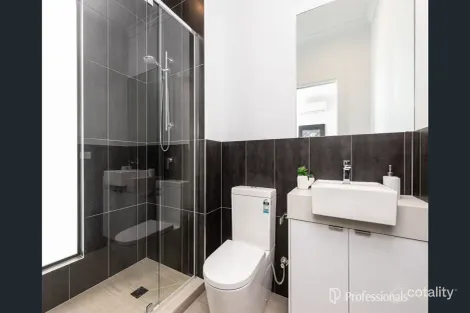 Property photo of 33 Burns Avenue Clayton South VIC 3169