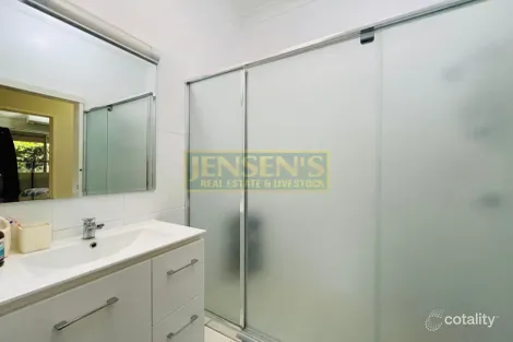 Property photo of 1/37 Hackett Terrace Richmond Hill QLD 4820