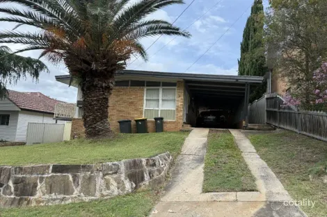 9 Lilian St, Campbelltown, NSW 2560